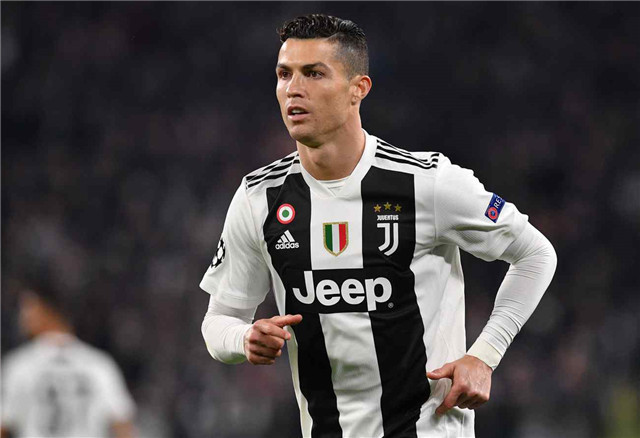 鲁能中卫位置或迎强援