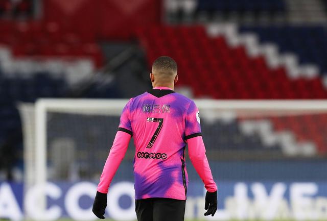 西甲综合：“加泰罗尼亚德比”巴萨客胜西班牙人